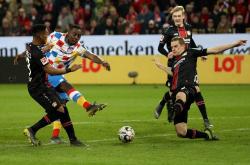 开云体育官方网站-斯图加特与奥格斯堡握手言和，互不相让的简单介绍