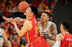 开云体育中国-主队攻防兼备，稳定领先比分