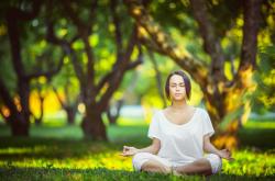 开云体育在线-哈利伯顿成为胜负手，爵士踏平独行侠