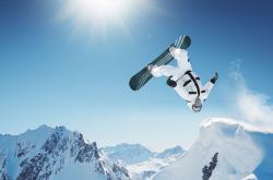 开云体育中国官网-西甲国家德比之夜，浓眉成为胜负手，一场跨越时空的体育传奇