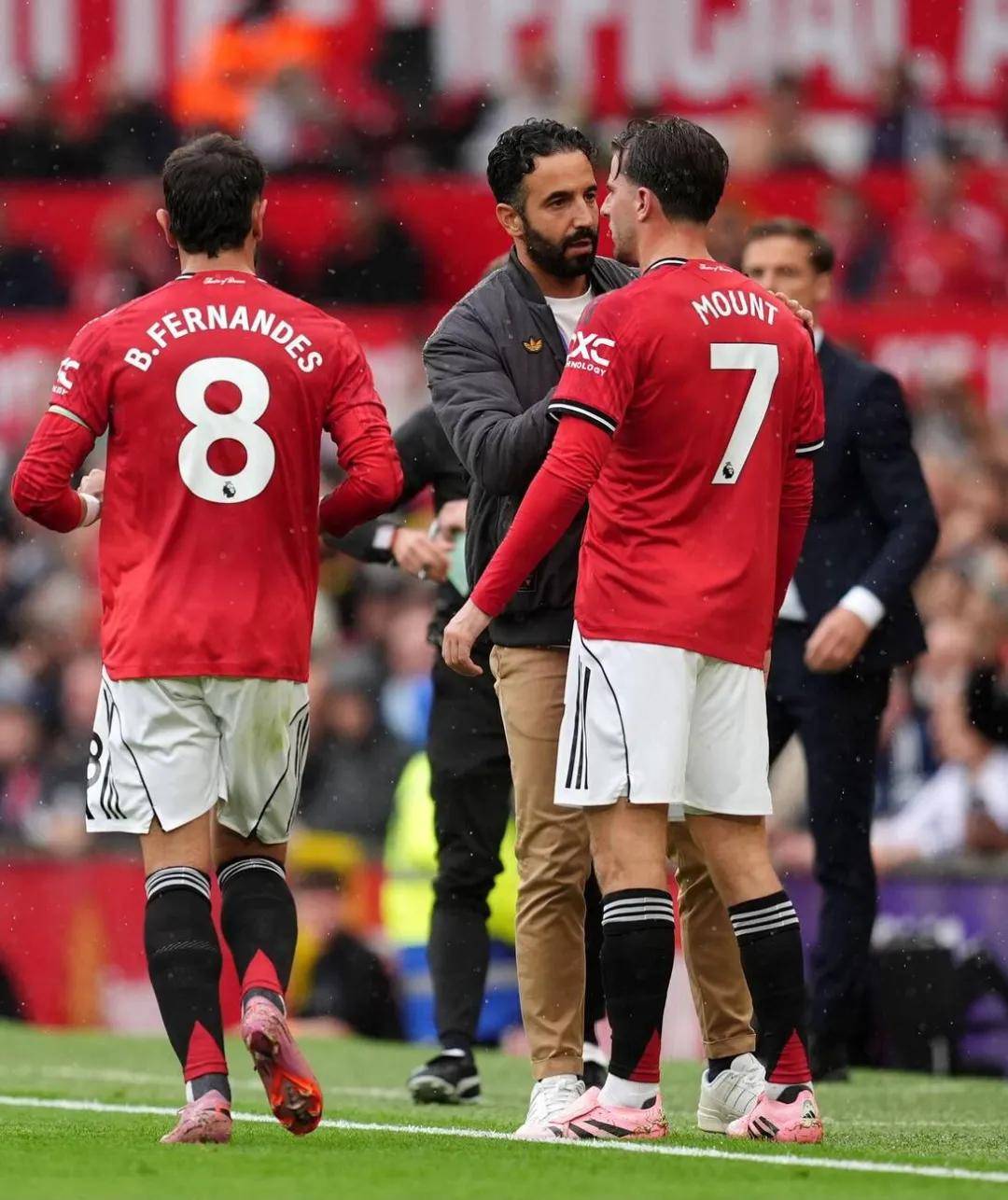 曼联球员备尝艰难之苦,期望追逐胜利之路的简单介绍 曼联球员备尝艰难之苦,期望追逐胜利之路的简单介绍