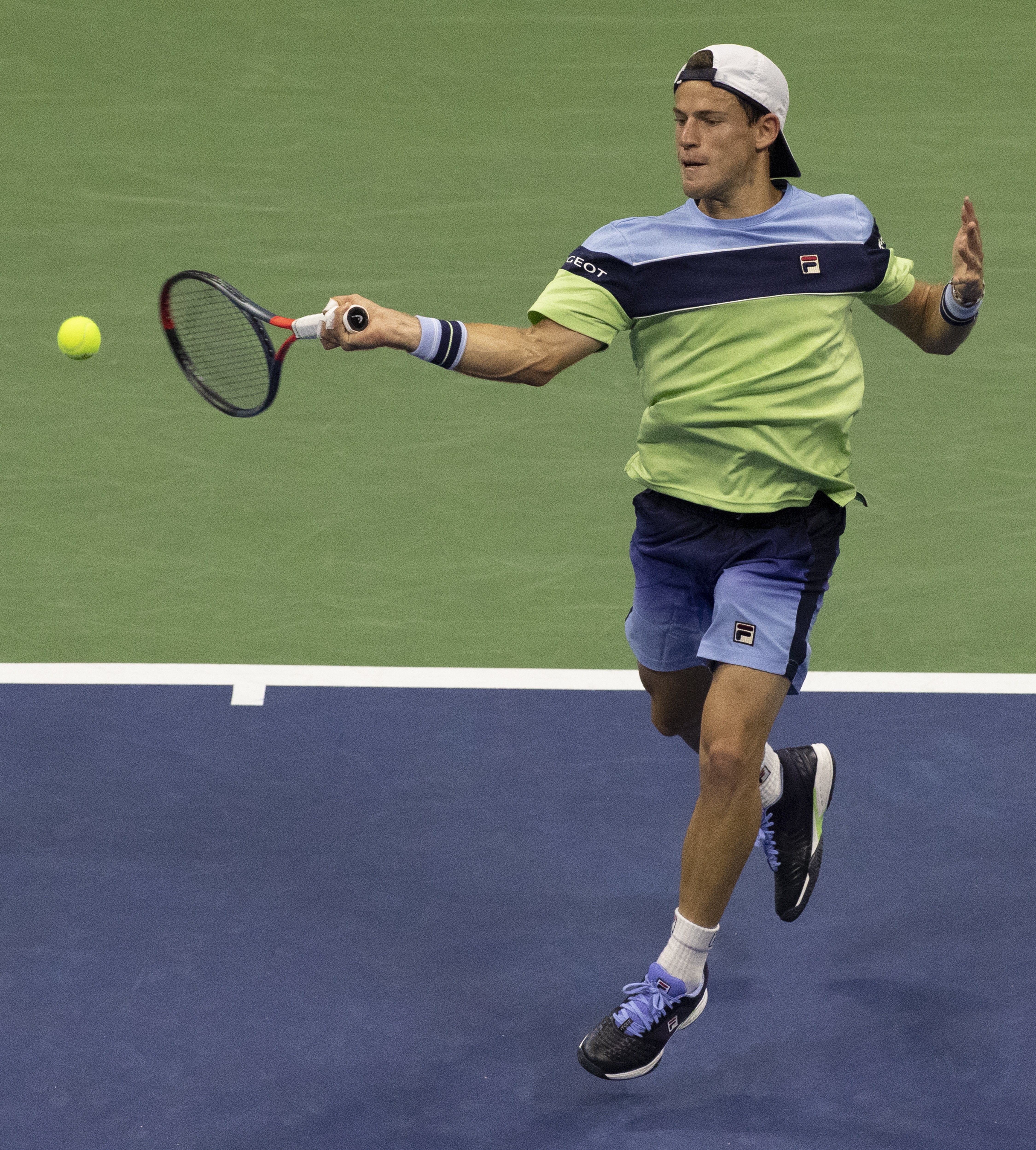 关于西班牙网球队轻取美国网球队，纳达尔打破历史纪录的信息