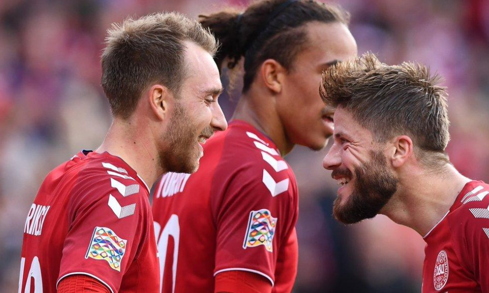 包含丹麦卫冕冠军,埃里克森领衔进攻的词条 包含丹麦卫冕冠军,埃里克森领衔进攻的词条