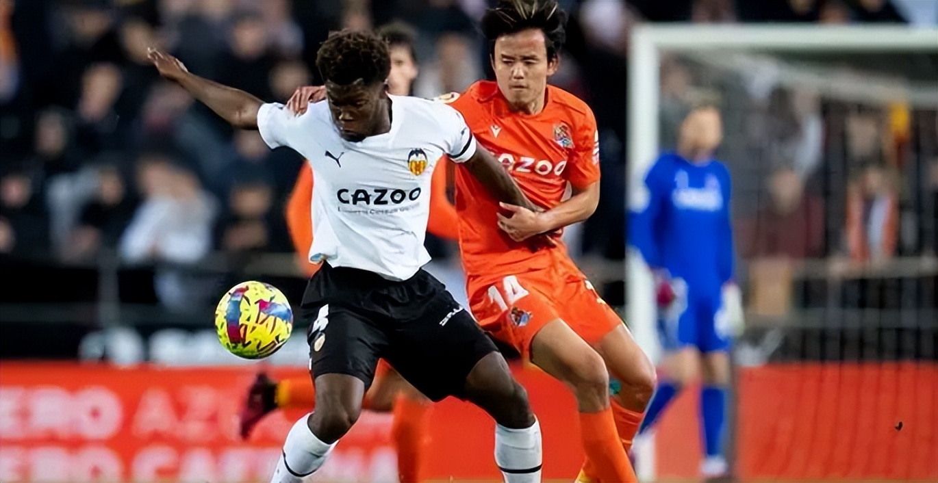 关于朗斯击败对手,赛季表现亮眼的信息 关于朗斯击败对手,赛季表现亮眼的信息