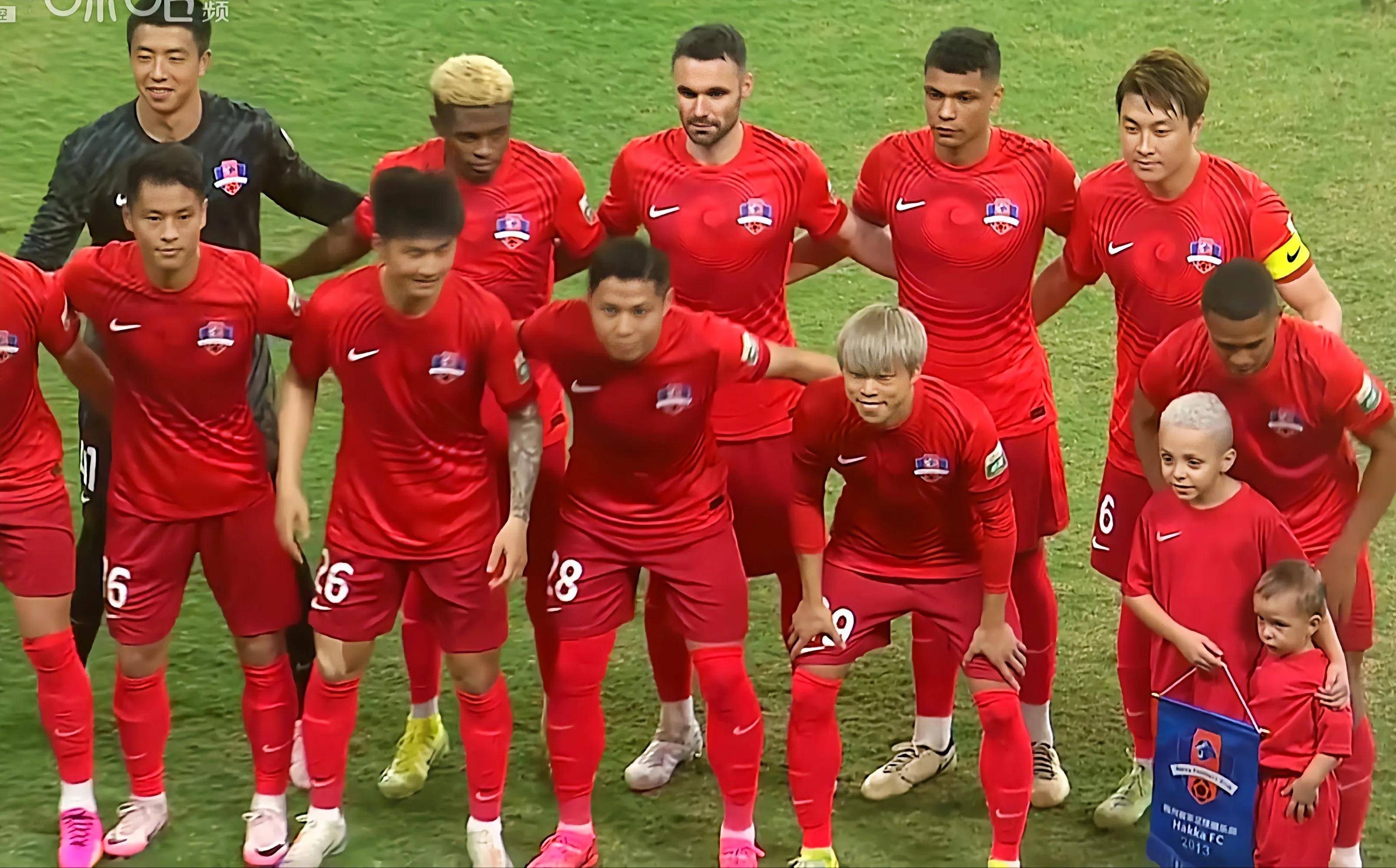 包含河南队在客场比赛中取得胜利，球员们感到满足与自豪的词条