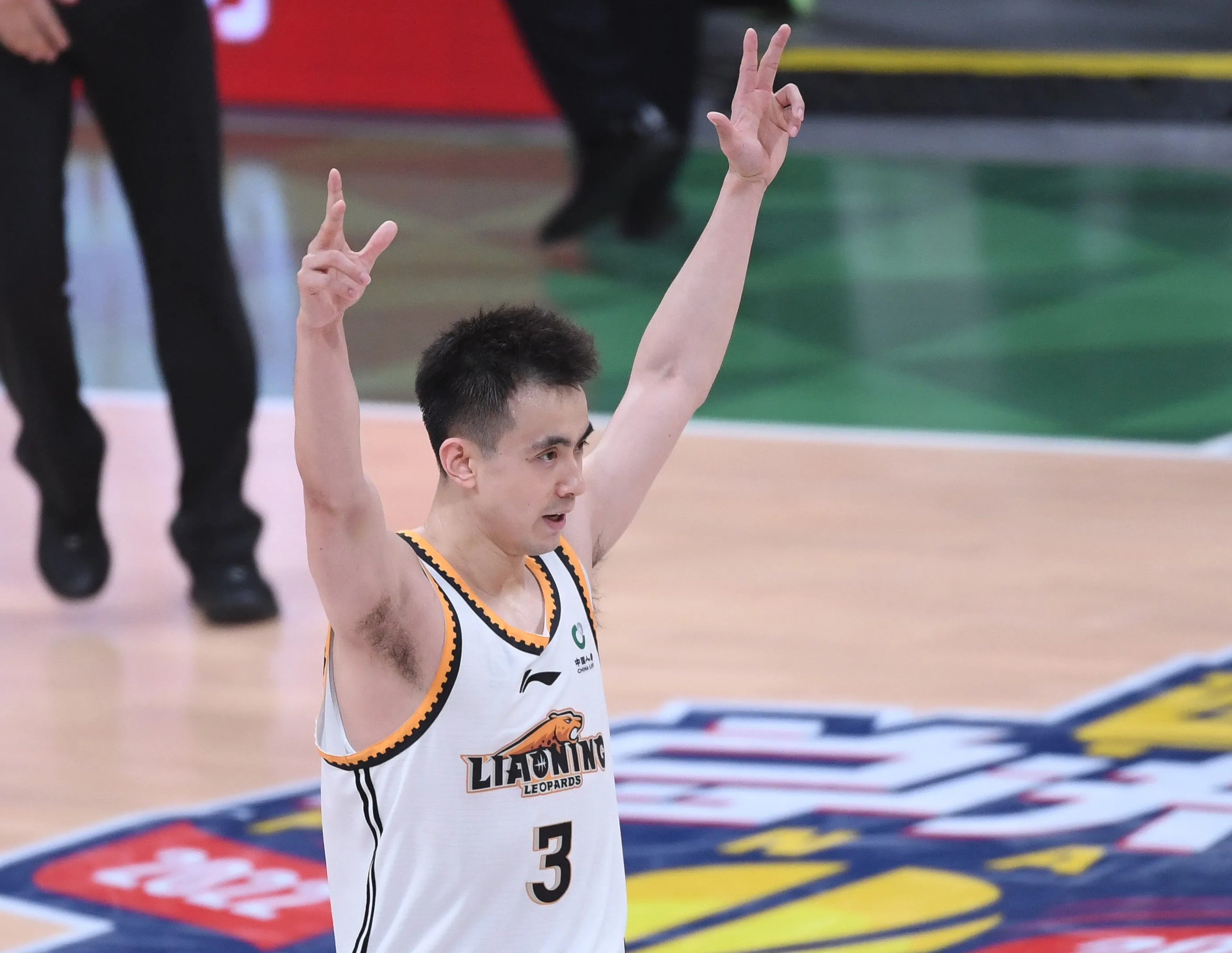 包含吉林男篮队员表现亮眼，实现三连胜的词条