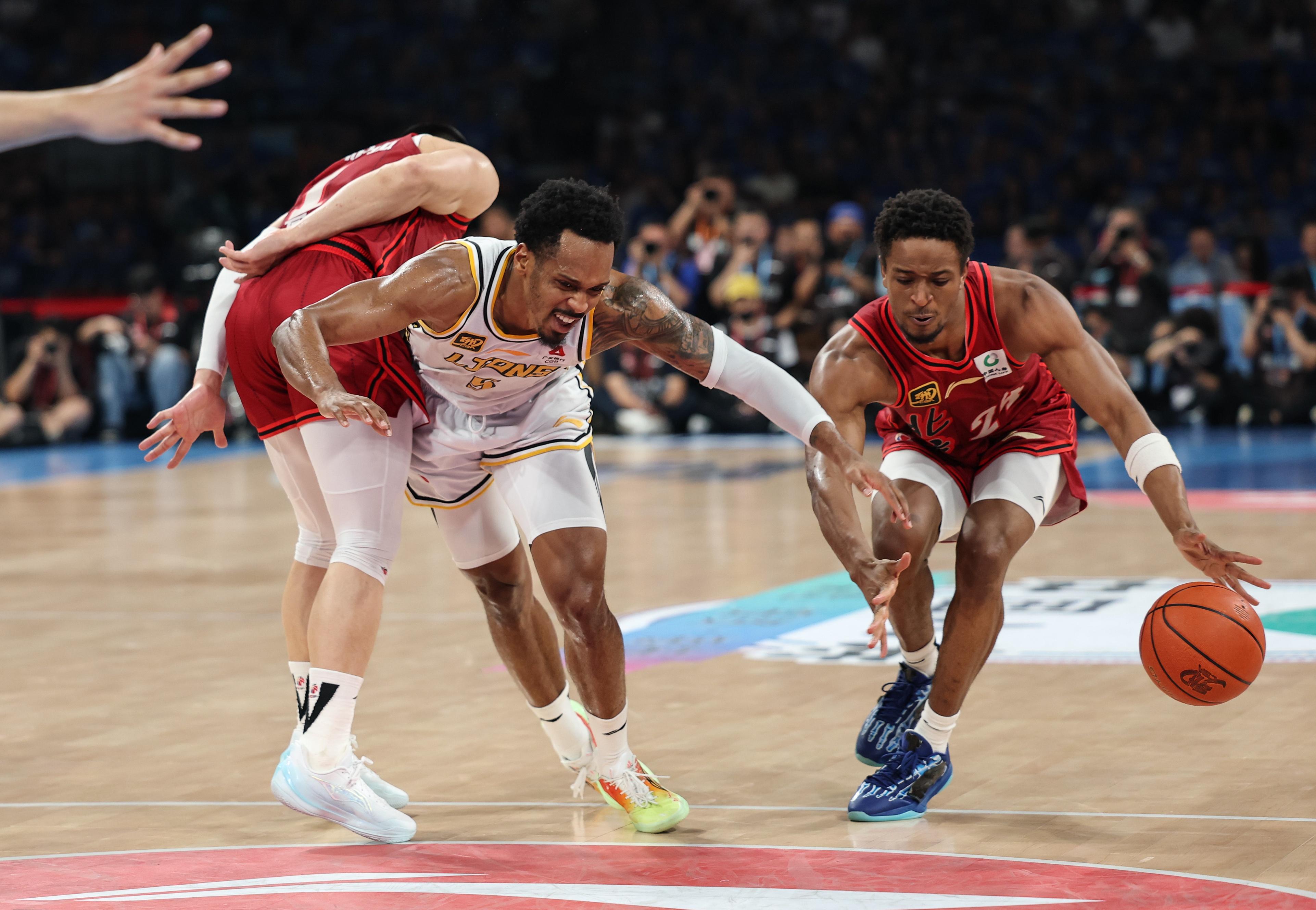 东部决赛骑士队实现大逆转，强劲反击手段备受关注的简单介绍