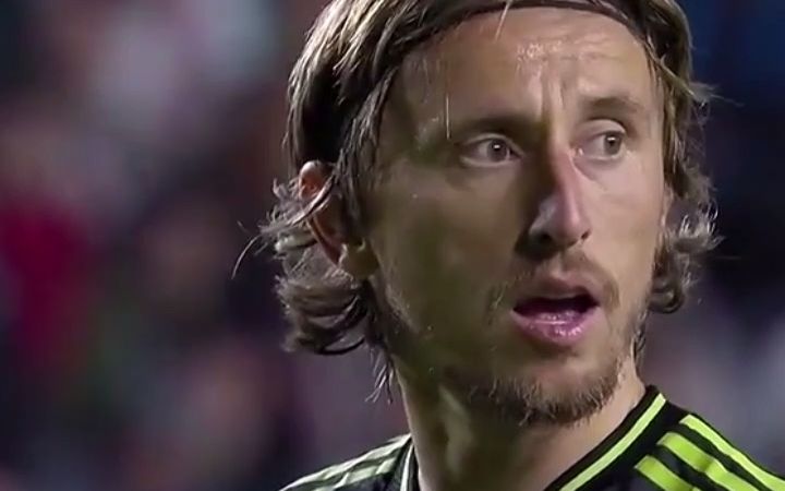 斯图加特客场逆转获胜,摆脱保级压力的简单介绍 斯图加特客场逆转获胜,摆脱保级压力的简单介绍