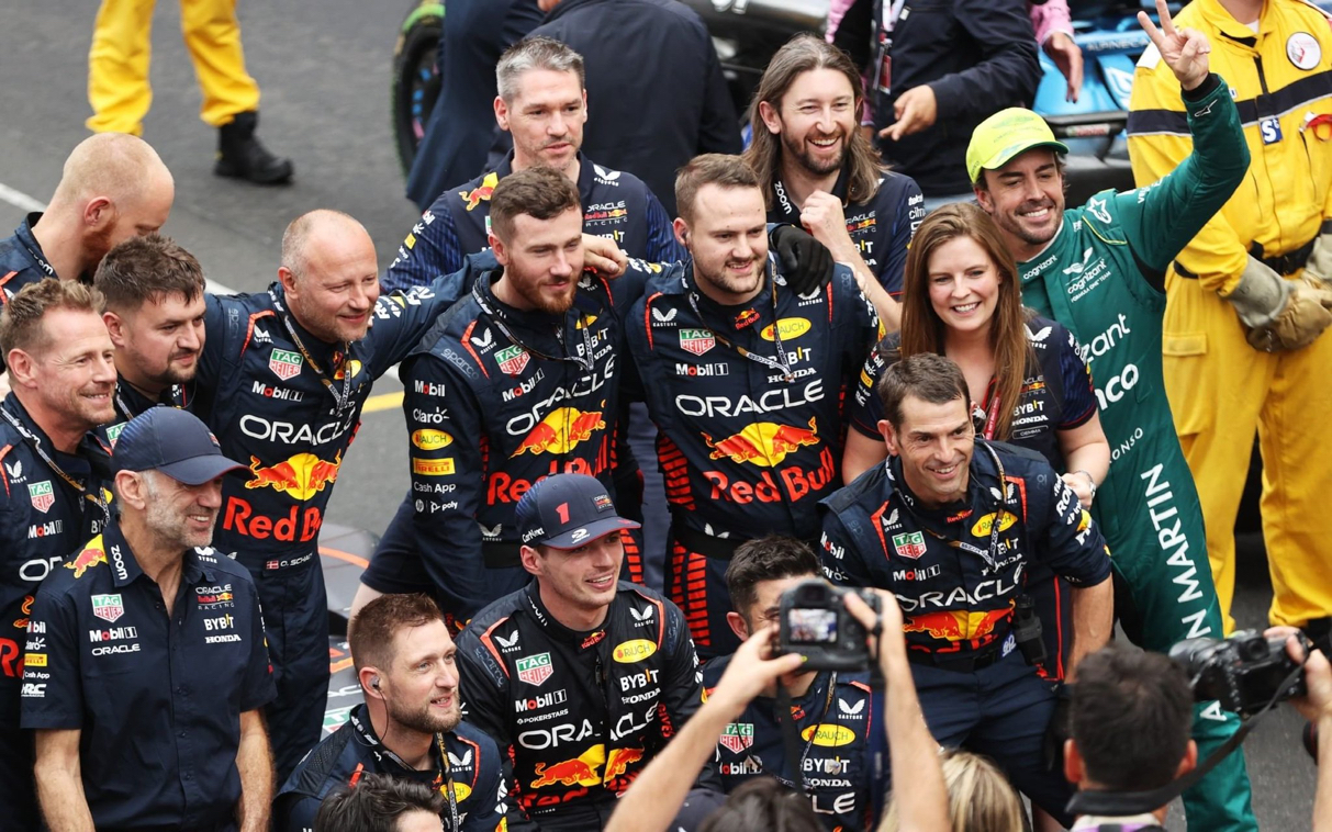 雷诺车队轻取红牛二队,阿隆索惊艳四座的简单介绍 雷诺车队轻取红牛二队,阿隆索惊艳四座的简单介绍