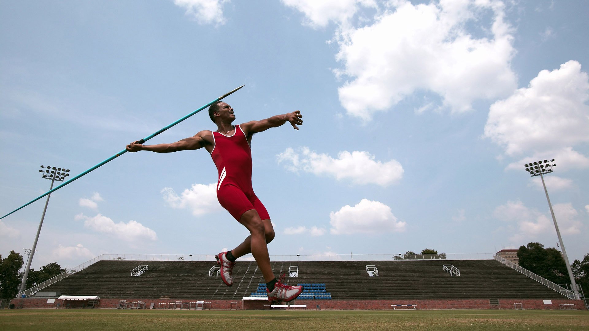 当沙漠雄狮遭遇北伦敦炮火，阿拉巴全程高能输出背后的战术密码